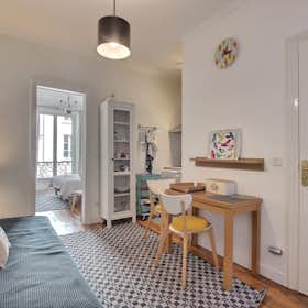 Apartment for rent for €1,588 per month in Paris, Passage d'Enfer