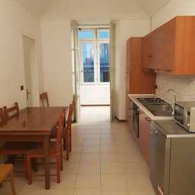 Private room for rent for €570 per month in Turin, Corso Vittorio Emanuele II