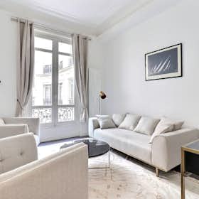 Apartment for rent for €3,063 per month in Paris, Rue de la Trémoille