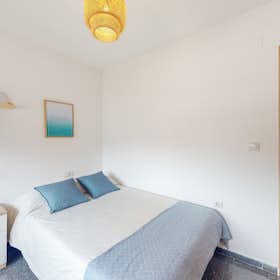 Private room for rent for €425 per month in Valencia, Avinguda del Port