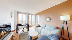私人房间 正在以 €550 的月租出租，其位于 Choisy-le-Roi, Avenue Anatole France