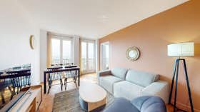 私人房间 正在以 €550 的月租出租，其位于 Choisy-le-Roi, Avenue Anatole France