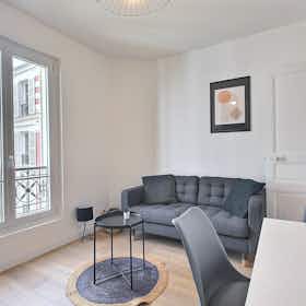 Appartement te huur voor € 1.897 per maand in Paris, Rue du Moulin Vert