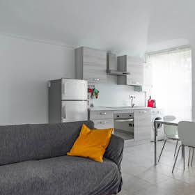 Apartment for rent for €2,170 per month in Turin, Via Corte d'Appello