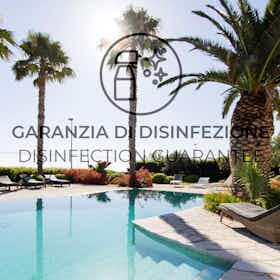公寓 正在以 €6,923 的月租出租，其位于 Castellammare del Golfo, Contrada Scopello