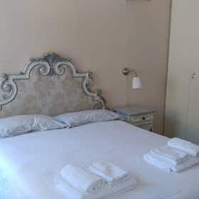 Apartment for rent for €2,500 per month in Venice, Calle Seconda de la Fava