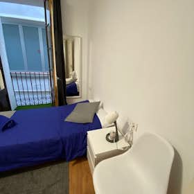 Private room for rent for €570 per month in Barcelona, Carrer de la Llibreteria