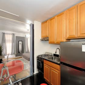 公寓 正在以 $16,999 的月租出租，其位于 New York City, East 61st Street