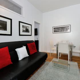 公寓 正在以 $17,000 的月租出租，其位于 New York City, East 89th Street