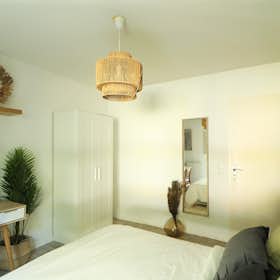 Private room for rent for €650 per month in Bègles, Rue de la Belle Rose