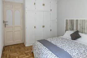Private room for rent for €670 per month in Madrid, Calle del Conde de Romanones
