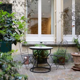 Apartment for rent for €1,300 per month in Paris, Rue Saint-Louis en l'Île
