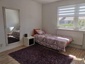 Отдельная комната сдается в аренду за 6 756 SEK в месяц в Göteborg, Malörtsgatan