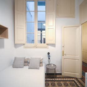 Private room for rent for €580 per month in Barcelona, Carrer Ample