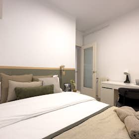 Private room for rent for €680 per month in Barcelona, Carrer d'Aribau