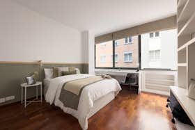 Private room for rent for €620 per month in Barcelona, Carrer d'Aribau