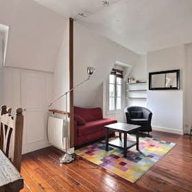 Apartment for rent for €1,595 per month in Paris, Rue Lecourbe