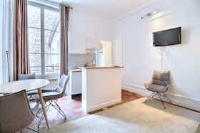 Apartment for rent for €1,978 per month in Paris, Rue Quincampoix