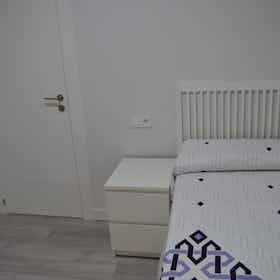 Private room for rent for €320 per month in Salamanca, Calle Fernando de la Peña