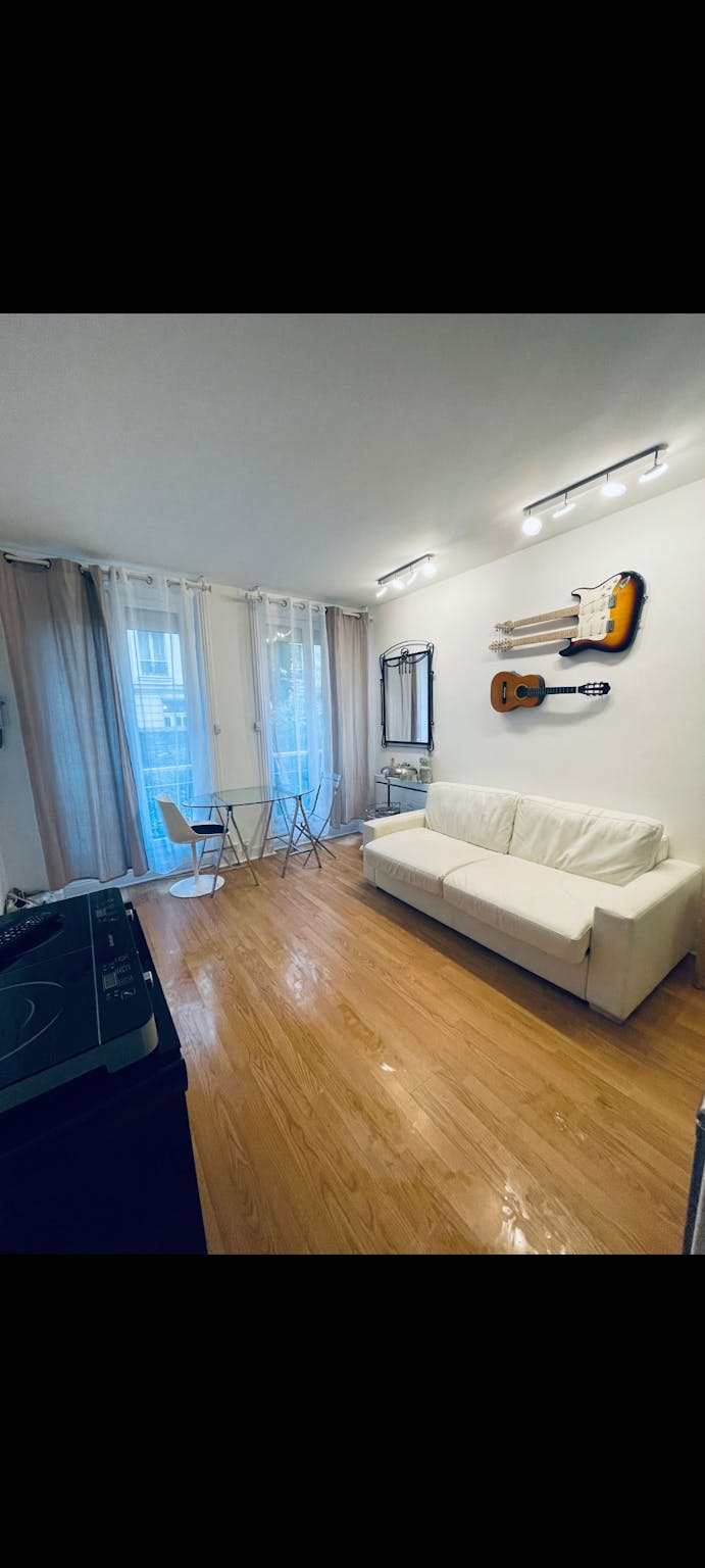 Rue de la Pompe, Paris preview