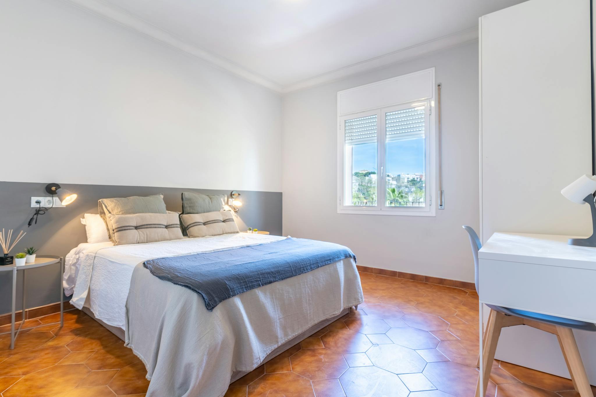 Plaça d'Alfons el Savi, Barcelona preview