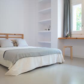 Private room for rent for €830 per month in Barcelona, Carrer de Còrsega