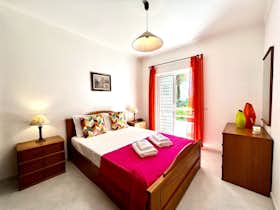 Apartment for rent for €1,017 per month in Albufeira, Rua da Esteva
