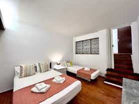 Apartment for rent for €1,261 per month in Albufeira, Rua Coronel Águas