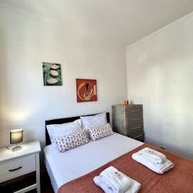Apartment for rent for €1,434 per month in Albufeira, Rua Coronel Águas