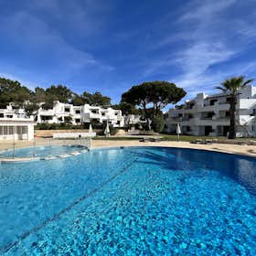 Apartment for rent for €1,380 per month in Albufeira, Aldeamento Balaia Golf Village