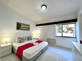 Apartment for rent for €987 per month in Loulé, Caminho do Lago