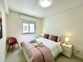 Apartment for rent for €1,686 per month in Tavira, Praceta Doutor Manuel Trindade