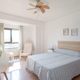 Private room for rent for €470 per month in Valencia, Calle Felipe Valls