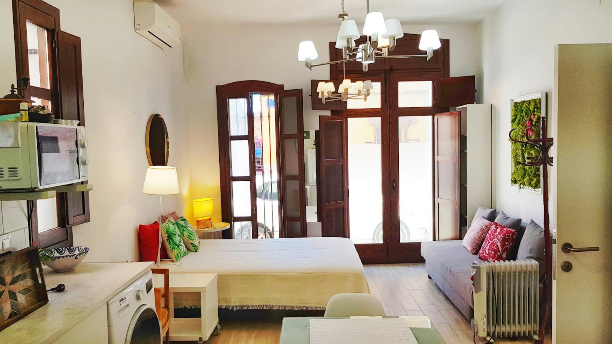 Carrer Vidal de Canelles, Valencia preview