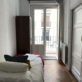 Private room for rent for €620 per month in Madrid, Calle de Arrieta