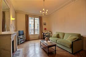 Apartment for rent for €3,180 per month in Paris, Avenue de Suffren