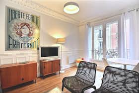 Apartment for rent for €2,808 per month in Paris, Rue Dorian