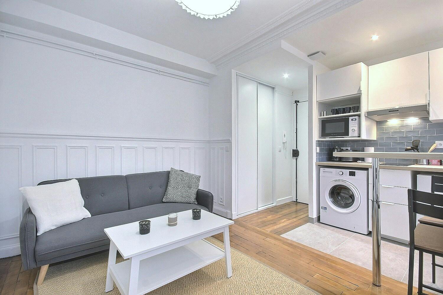 Apartment for rent for €1,528 per month in Paris, Rue Joseph de Maistre