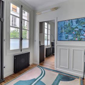 Studio for rent for €2,068 per month in Paris, Rue Beautreillis