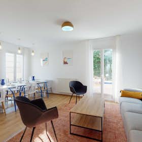Privé kamer te huur voor € 840 per maand in Suresnes, Boulevard du Maréchal de Lattre de Tassigny