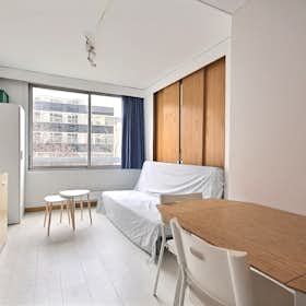 Appartement for rent for € 1.459 per month in Paris, Rue d'Oradour-sur-Glane