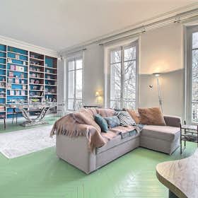 Apartment for rent for €4,901 per month in Paris, Boulevard Henri IV