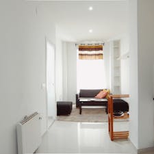 Apartment for rent for €750 per month in Madrid, Calle de Antonio Zamora