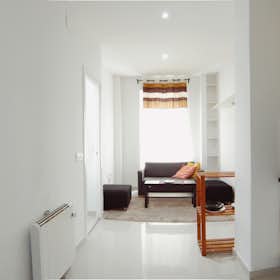 Apartment for rent for €900 per month in Madrid, Calle de Antonio Zamora