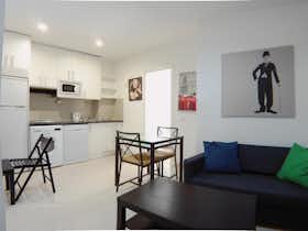 公寓 正在以 €1,300 的月租出租，其位于 Madrid, Calle de Antonio Zamora