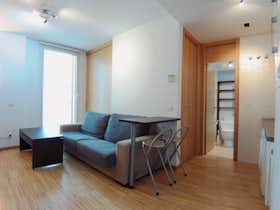 Studio for rent for €1,350 per month in Madrid, Calle de Cervantes