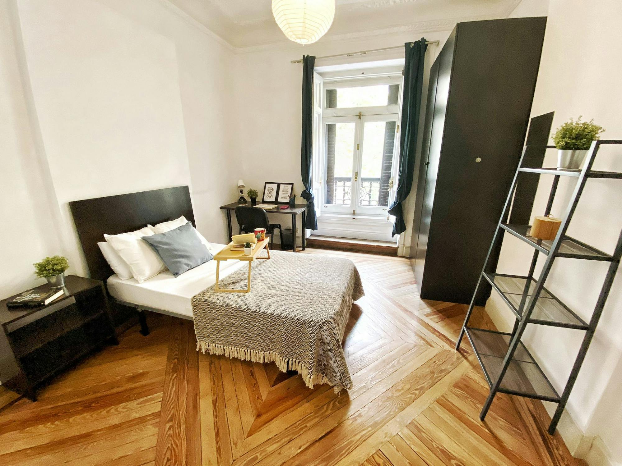 Single room Madrid — photo 1