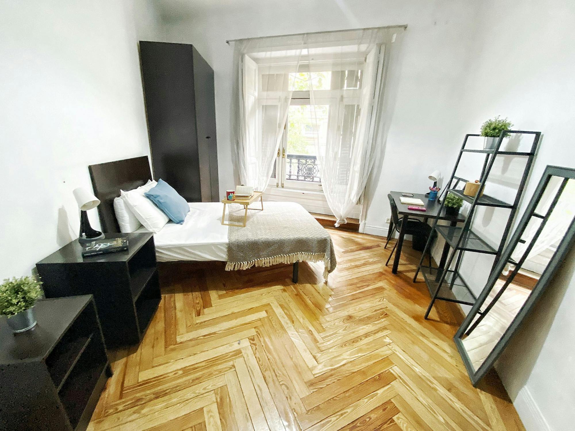 Single room Madrid — photo 3