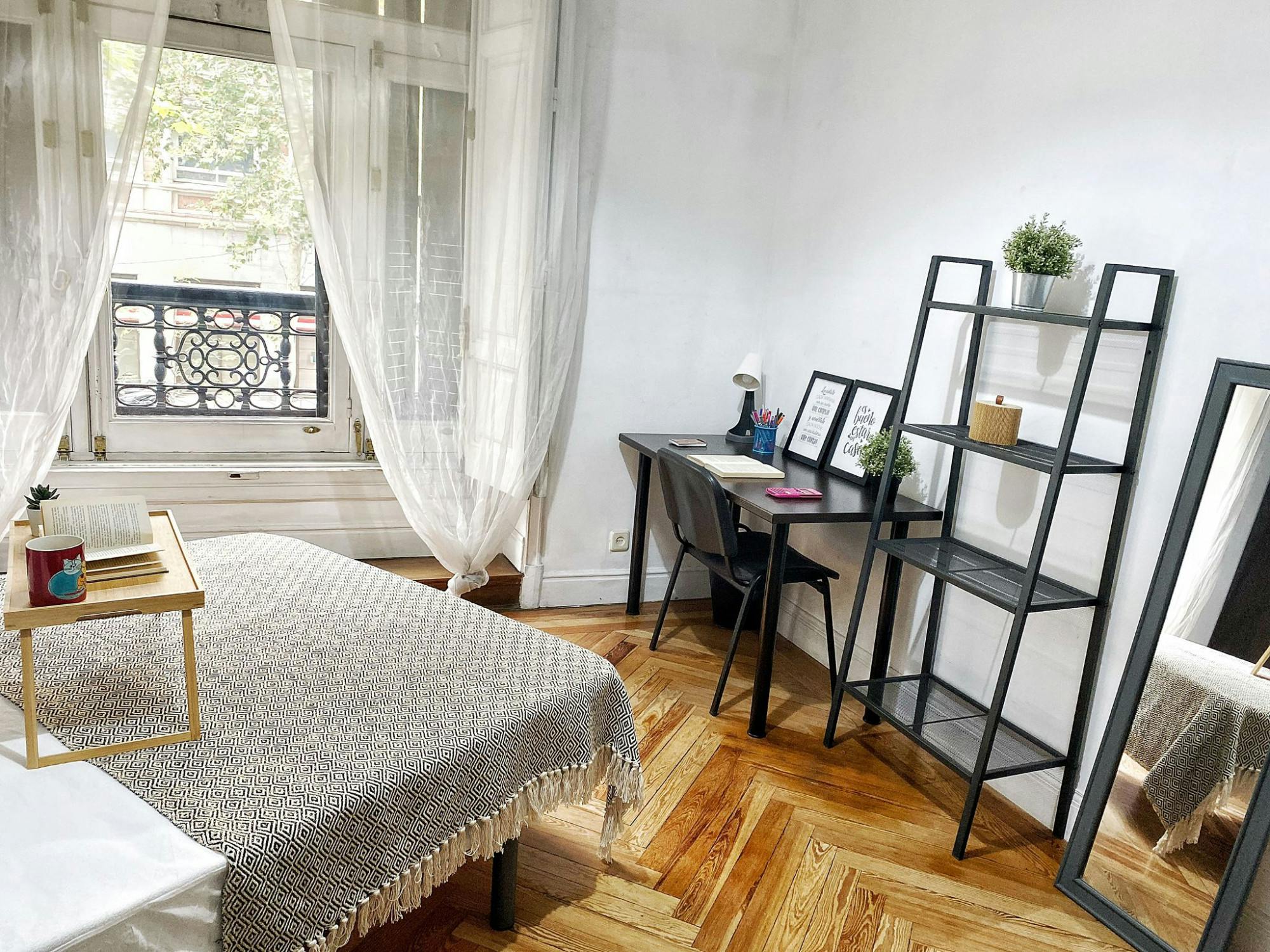 Single room Madrid — photo 6