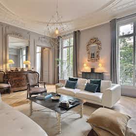 Apartment for rent for €4,901 per month in Paris, Boulevard Jules Ferry